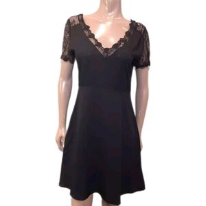 AXARA Paris Fit & Flare Dress Short Sleeve Scalloped Lace Spliced LBD Size Large